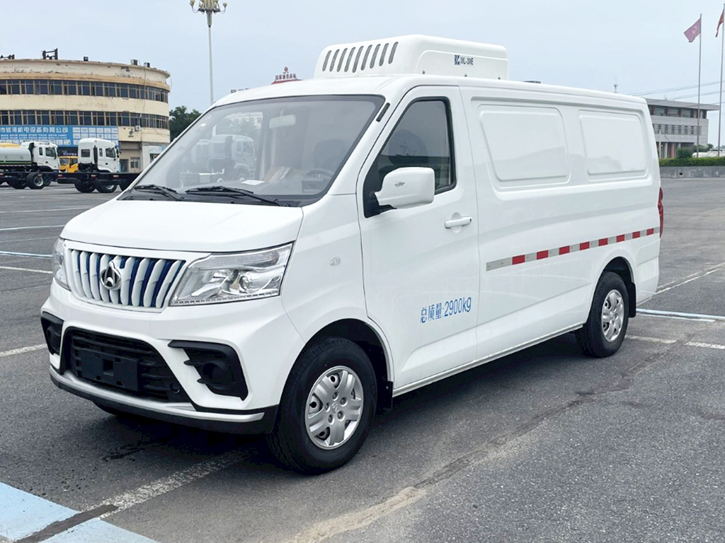 長(zhǎng)安睿行EM80純電動(dòng)冷藏車